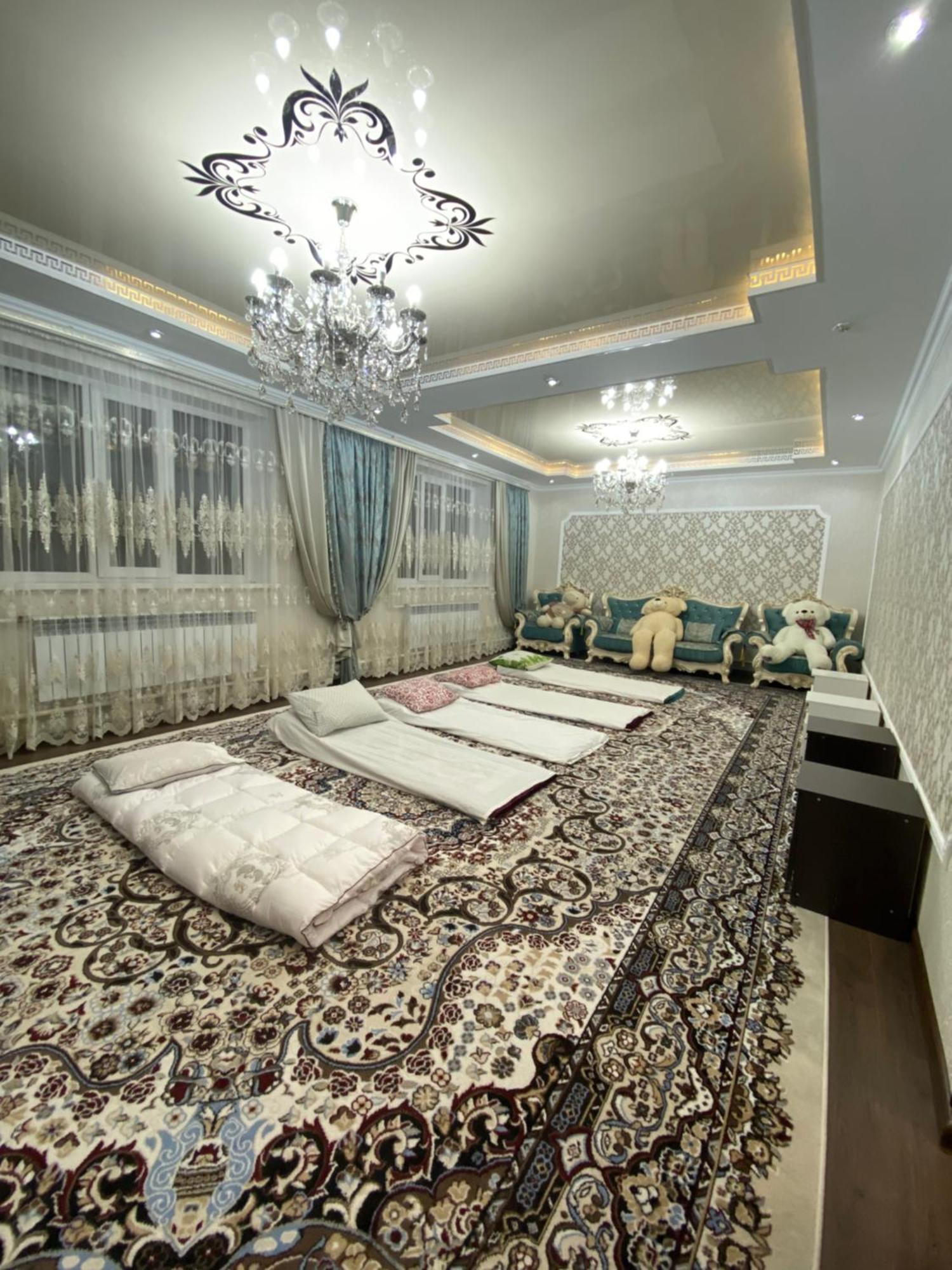 Guest House Glover Karakol Esterno foto